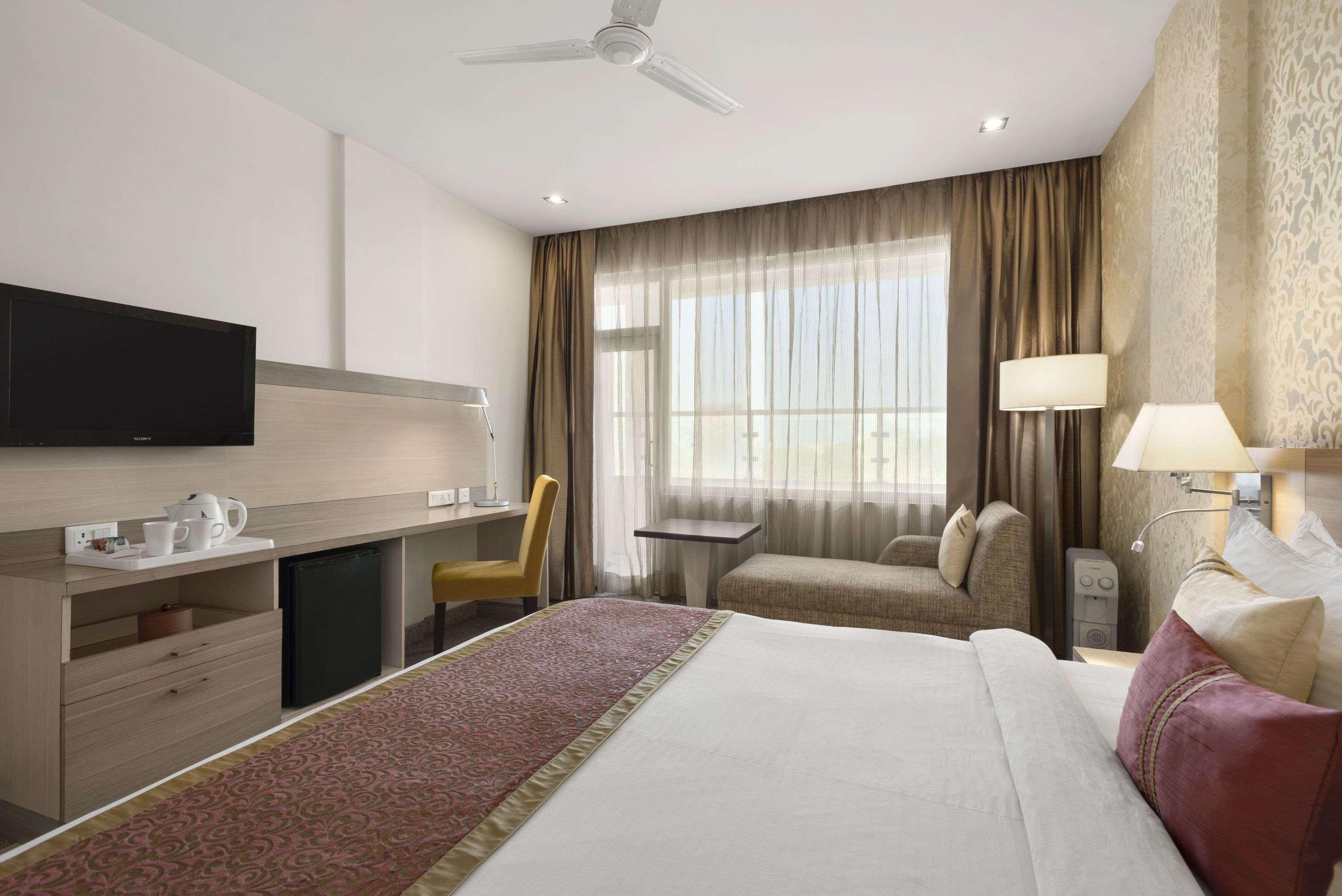 Days Hotel By Wyndham Neemrana Εξωτερικό φωτογραφία