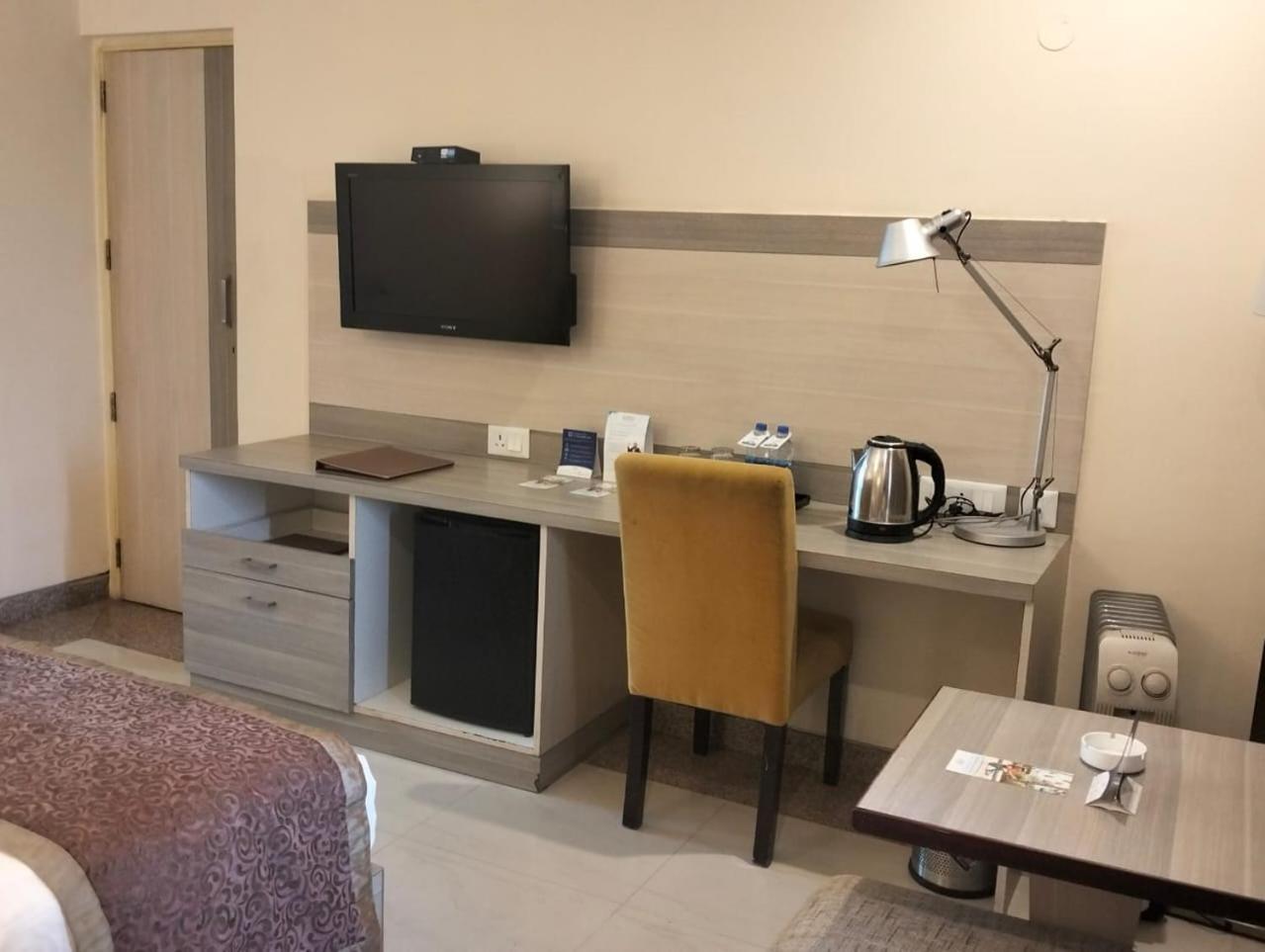 Days Hotel By Wyndham Neemrana Εξωτερικό φωτογραφία