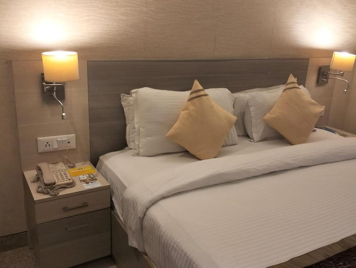 Days Hotel By Wyndham Neemrana Εξωτερικό φωτογραφία