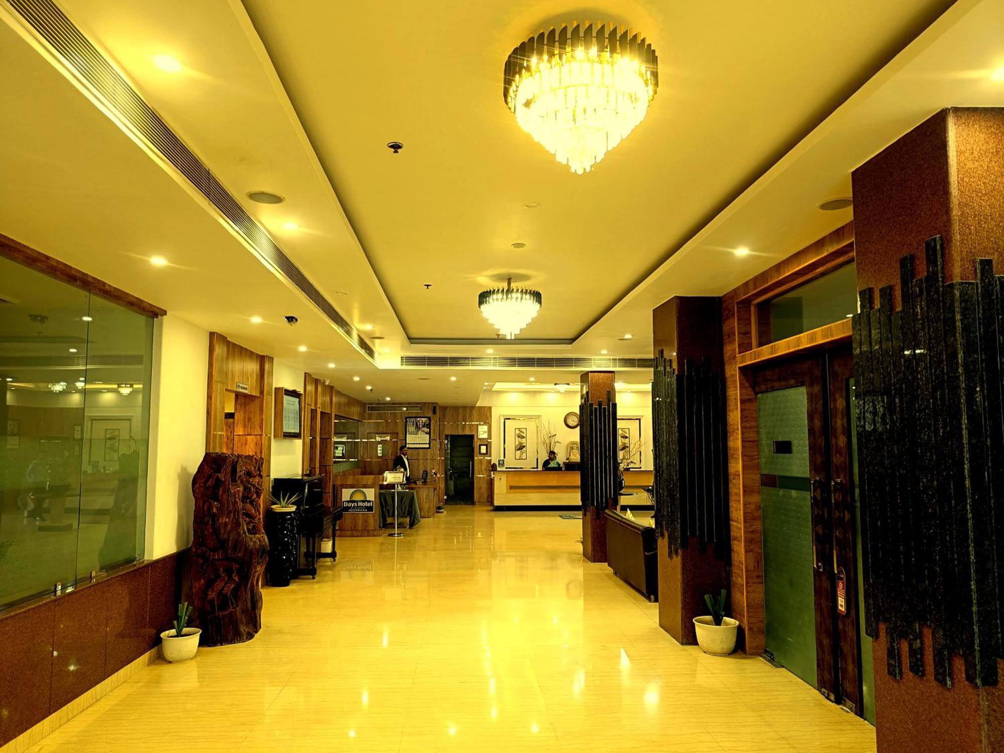 Days Hotel By Wyndham Neemrana Εξωτερικό φωτογραφία