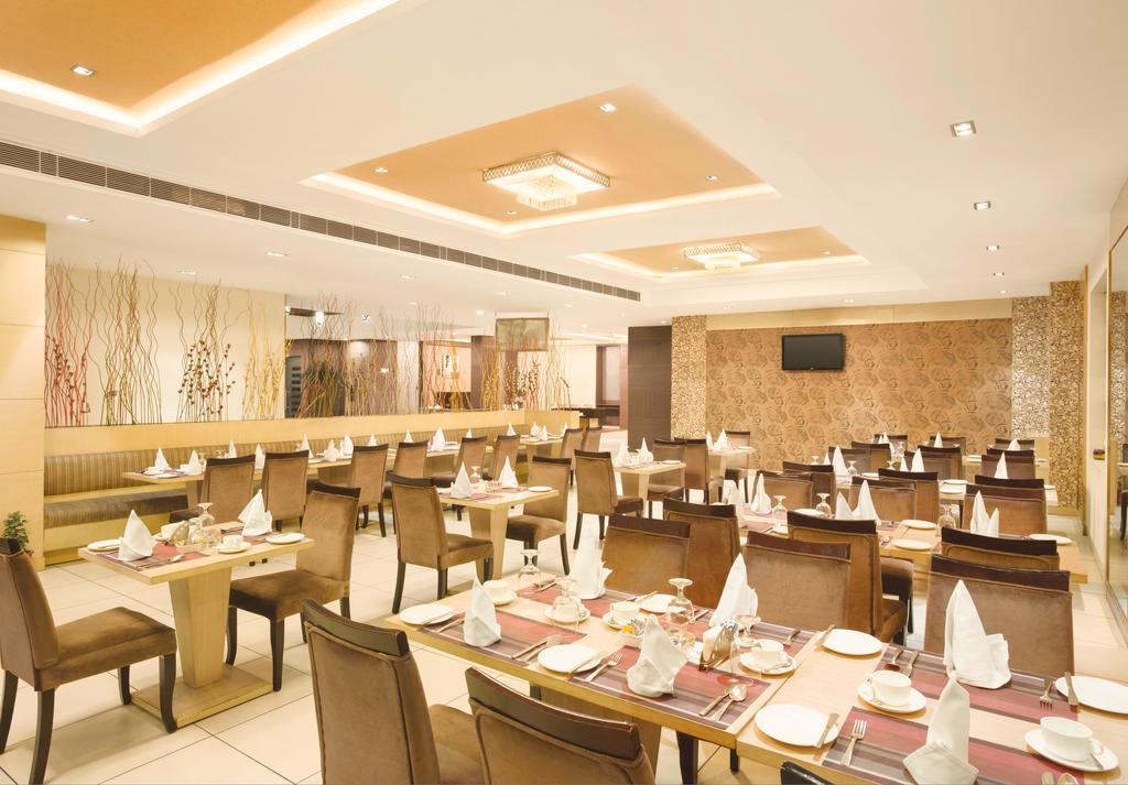 Days Hotel By Wyndham Neemrana Εξωτερικό φωτογραφία