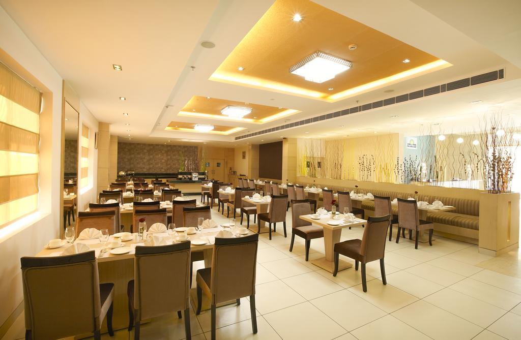 Days Hotel By Wyndham Neemrana Εστιατόριο φωτογραφία