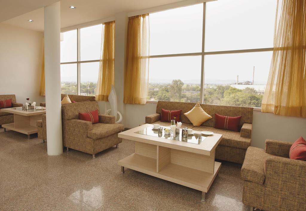 Days Hotel By Wyndham Neemrana Εξωτερικό φωτογραφία