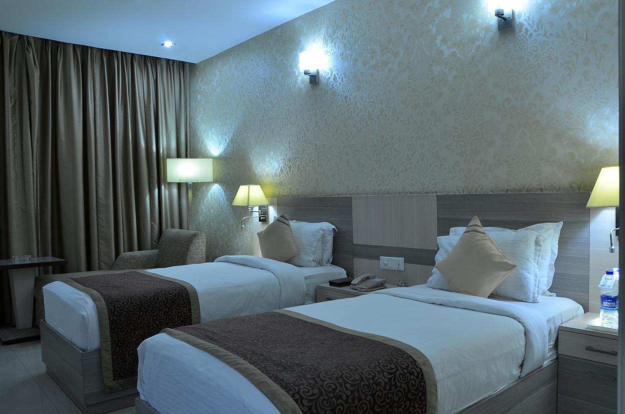 Days Hotel By Wyndham Neemrana Εξωτερικό φωτογραφία