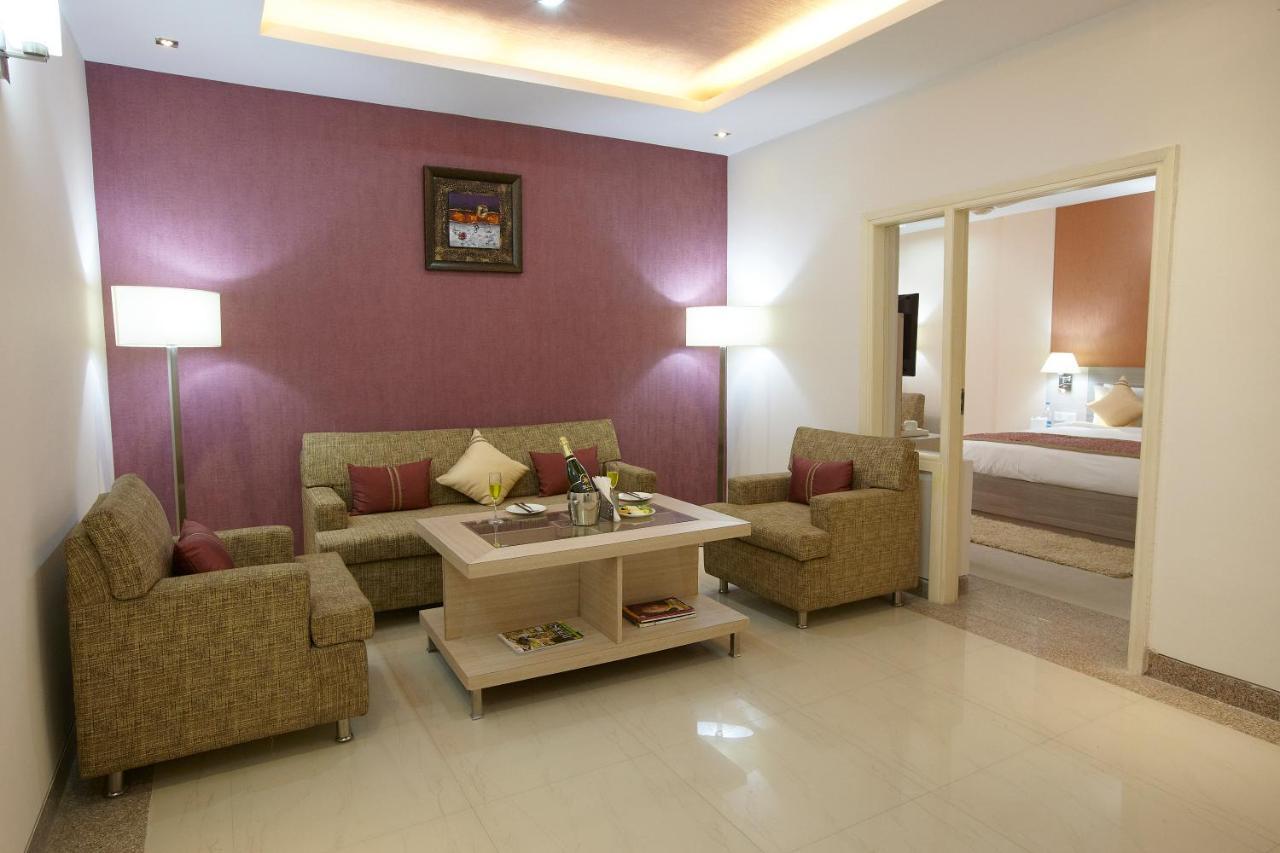 Days Hotel By Wyndham Neemrana Εξωτερικό φωτογραφία