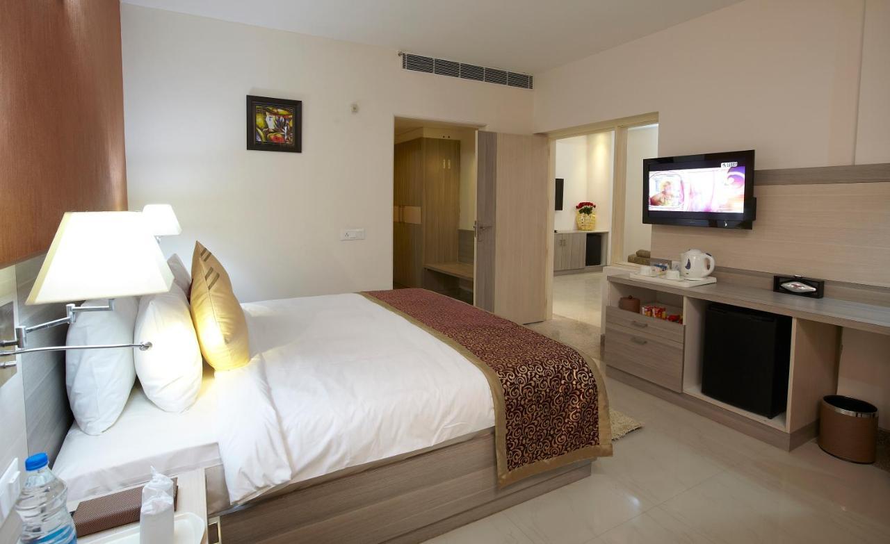 Days Hotel By Wyndham Neemrana Δωμάτιο φωτογραφία